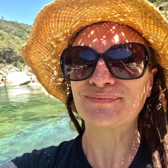 Meet your Posher, Leah - Picture 1 of 3